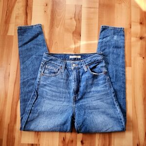 Levi's High Waisted Mom Jeans Size 25